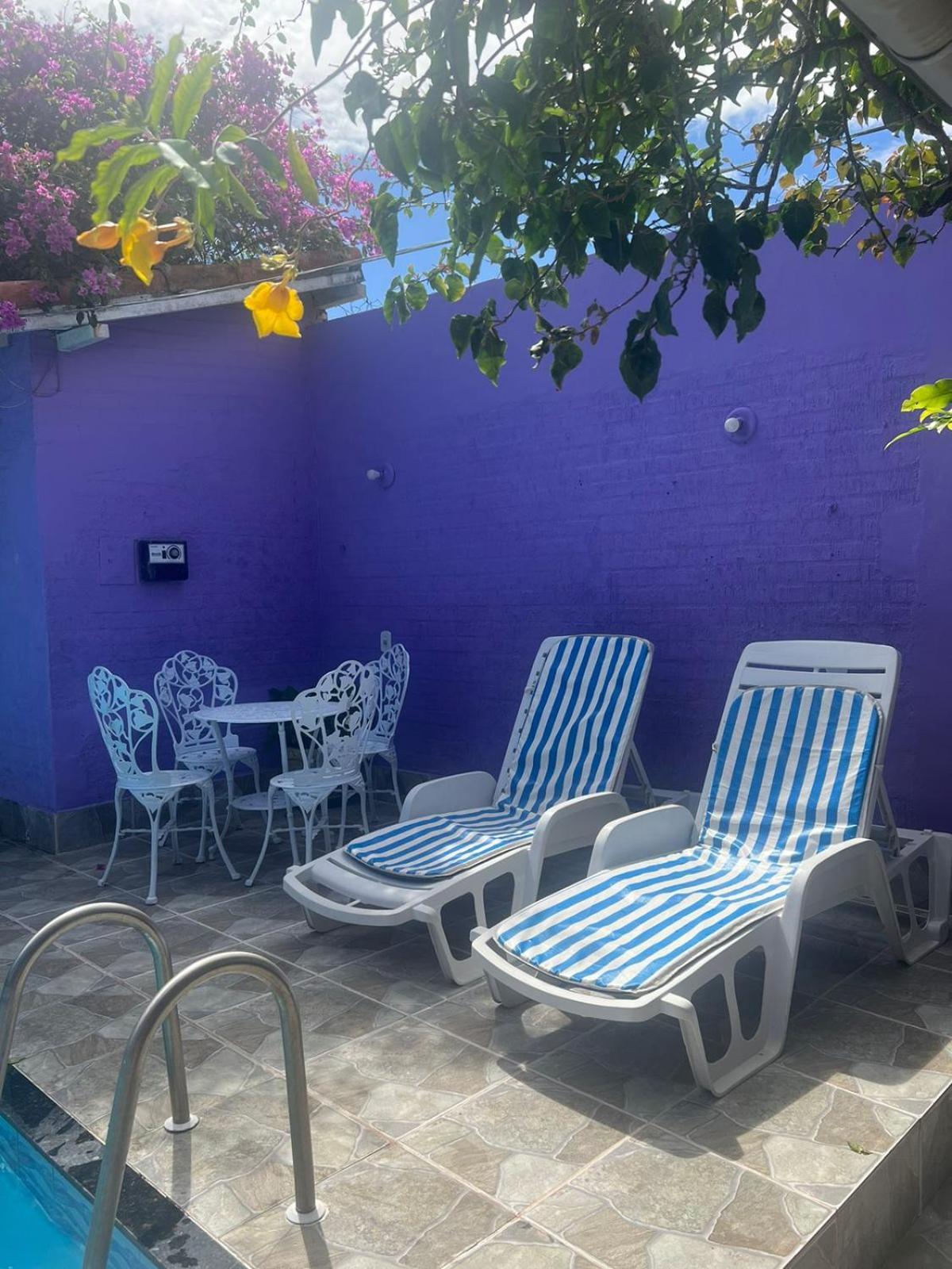 Suites Da Casa Da Dona Zeze ซากวาเรมา ภายนอก รูปภาพ